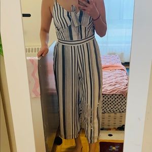 Lightweight Jumpsuit with linear